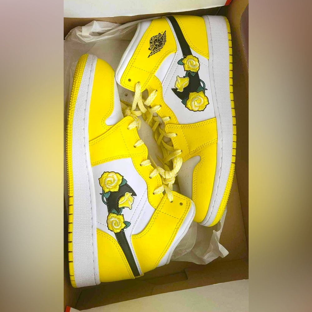 Nike shoes 5.5